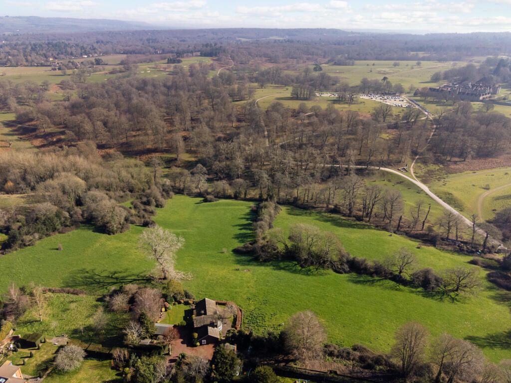 Main image of property: High Street, Sevenoaks, TN13