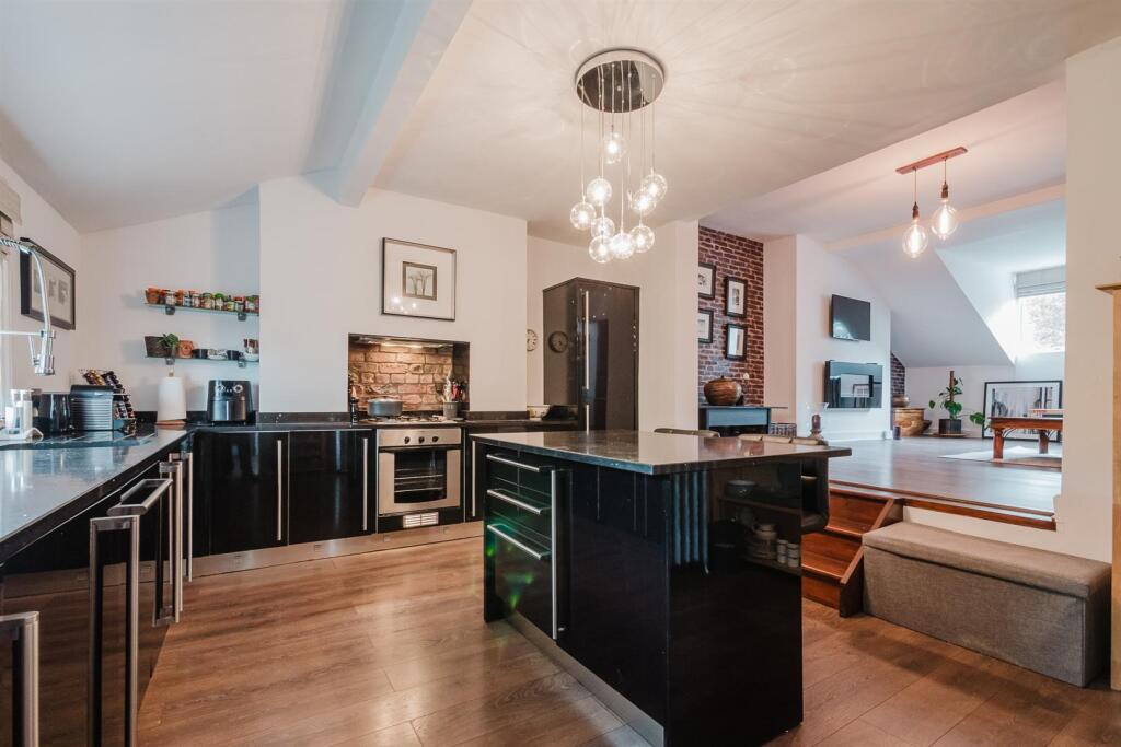Apartment in Trafford, Greater Manchester - View 3