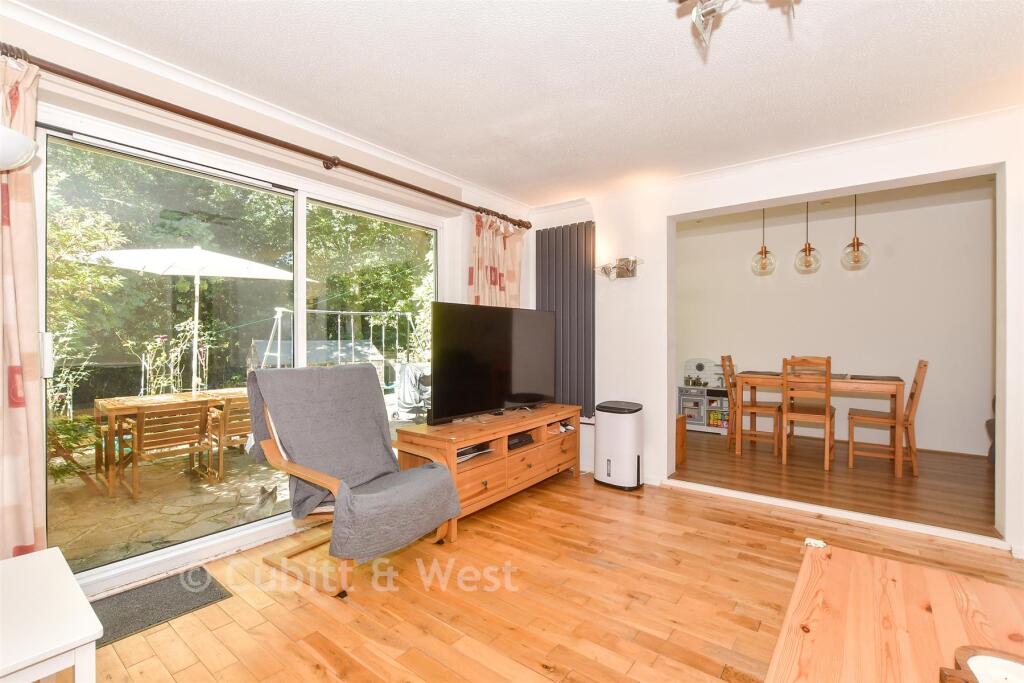 House in Horsham, North Horsham - More