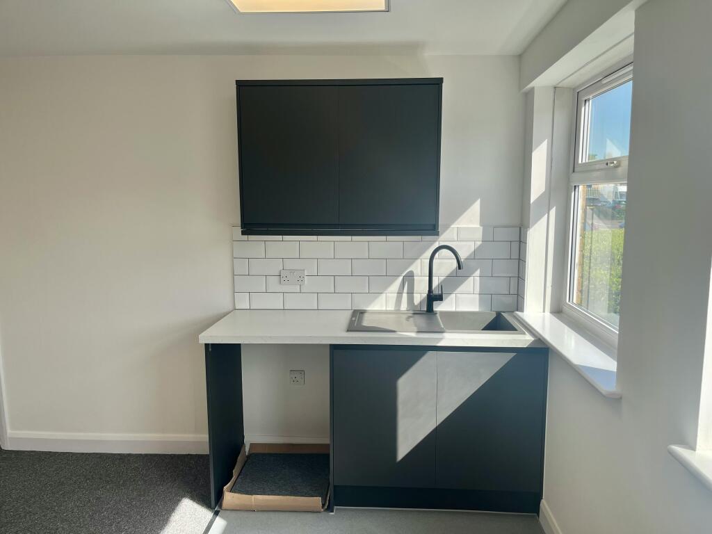 2 Liddall - Kitchenette.jpg