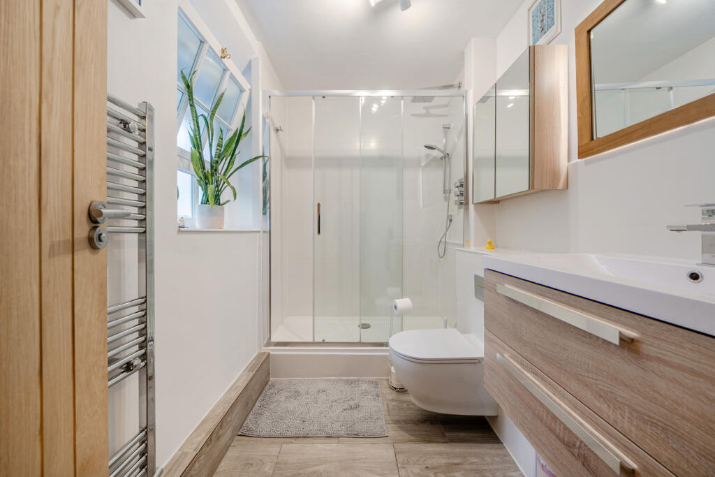 Apartment in London - View 5