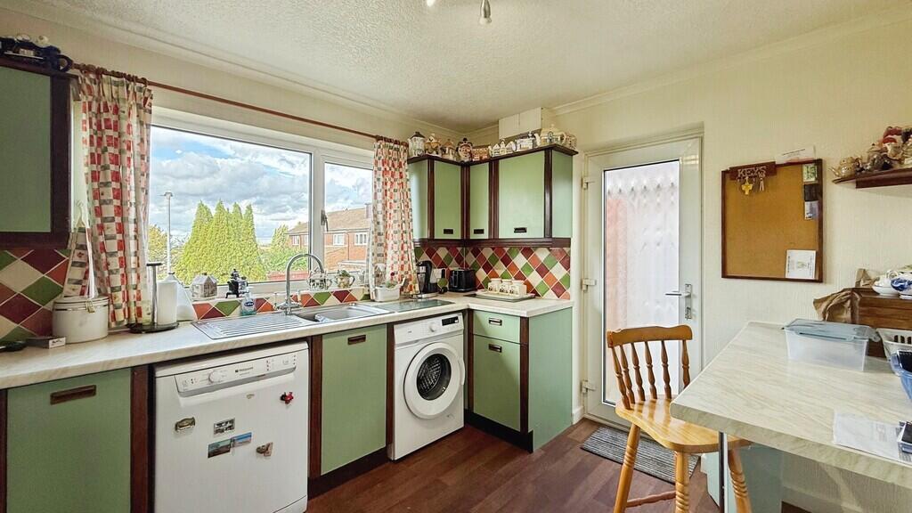 House in Westbury, Leigh Park - View 5