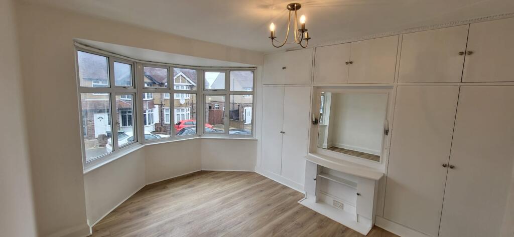 House in Luton - View 3