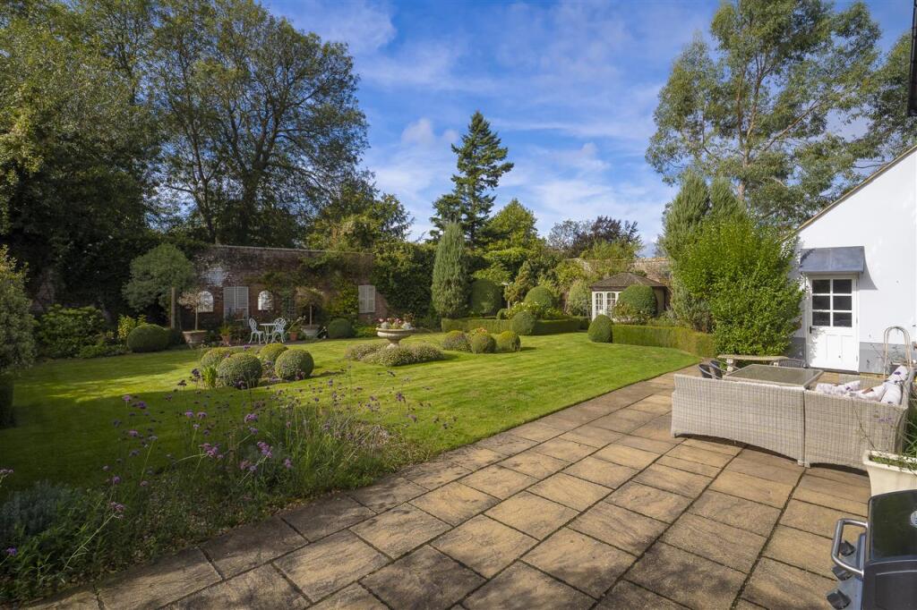 House in Swale, Sheldwich Lees, Sheldwich - View 3