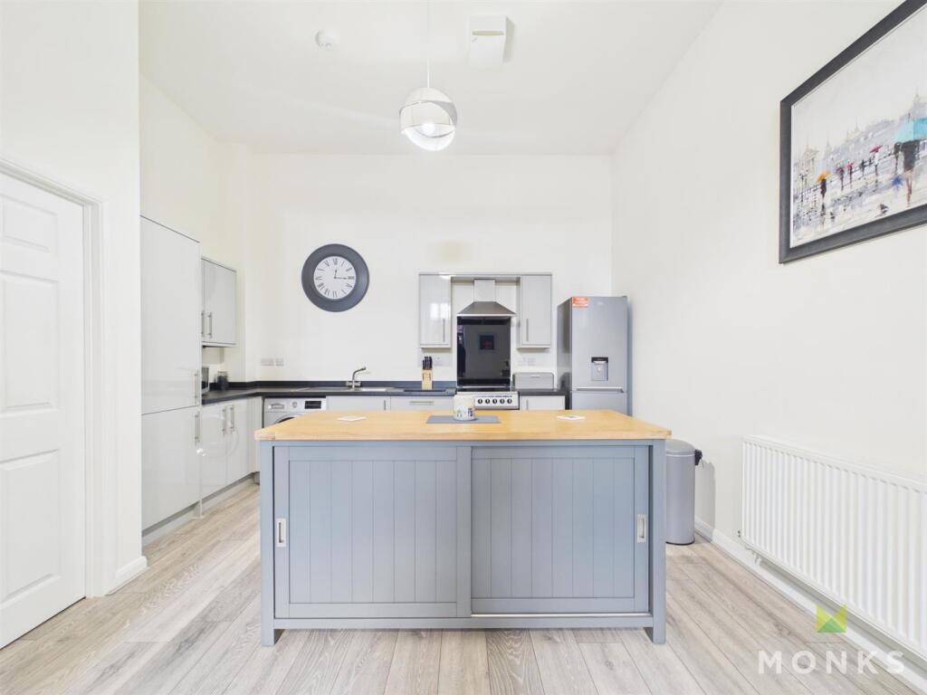 Apartment in Shrewsbury - More
