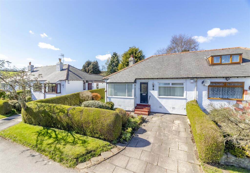 Main image of property: Park Mount, Pool In Wharfedale, Otley