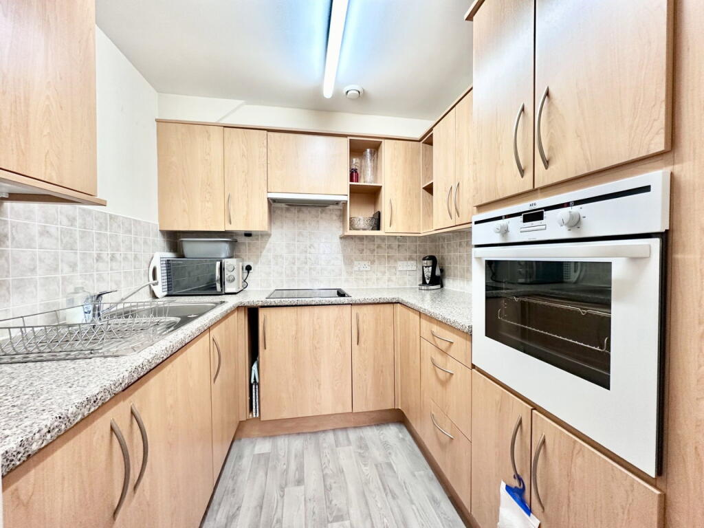 Apartment in Stockport, Greater Manchester - View 4