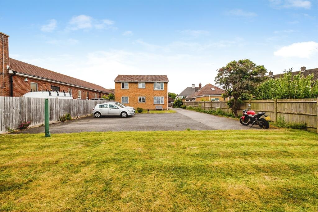 Apartment in Adur, West Sussex - View 4