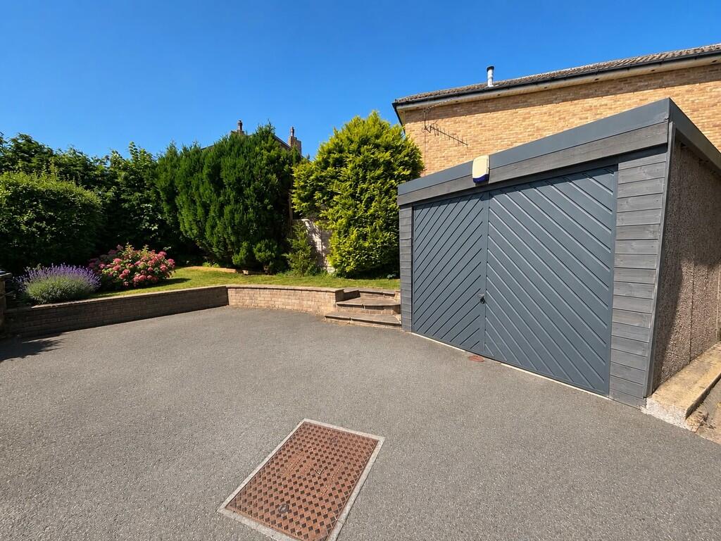 House in Bradford, Clayton - View 3