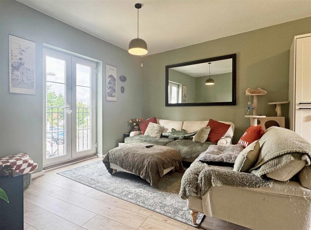 Little Dominie Court, Fayrewood Drive, Great Leighs, Chelmsford photo 3