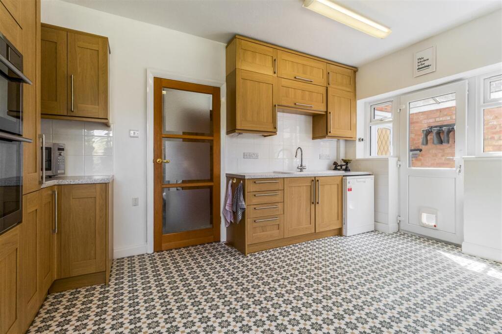 West Park Lane, Goring-By-Sea, Worthing - View 6