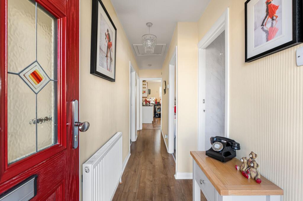 Meakins Close, Leigh-On-Sea, SS9 photo 3