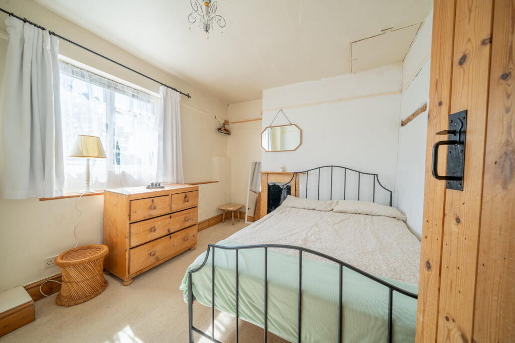 House in Hereford, Herefordshire - More