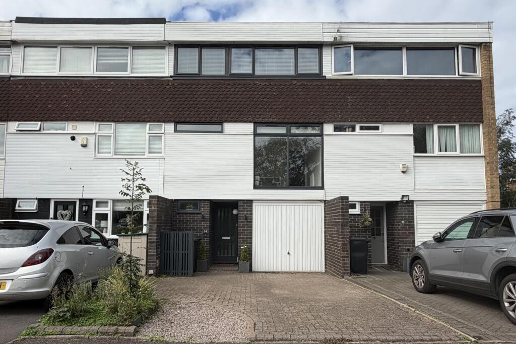 3-bed house on Ferndale Close, Hagley, Stourbridge, £395,000