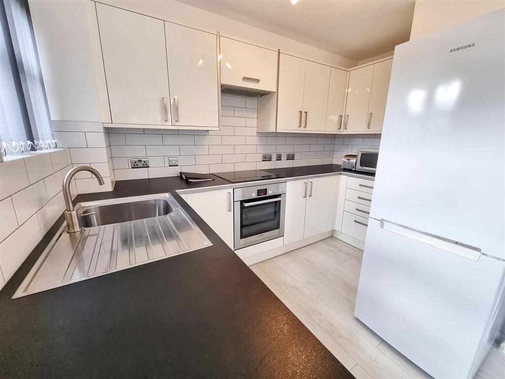 Apartment in London, Mill Meads, Stratford - View 5