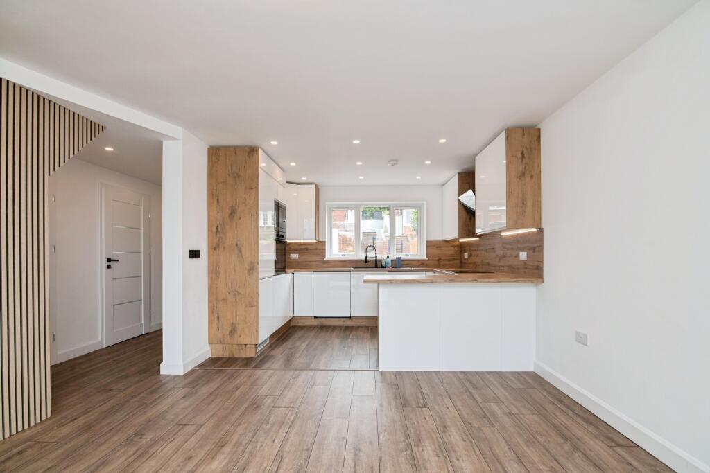 House in Dudley, West Midlands - View 2