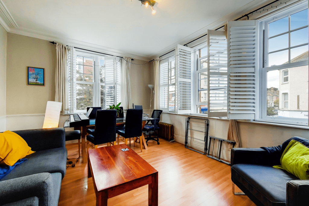Main image of property: Green Lanes, London, N4