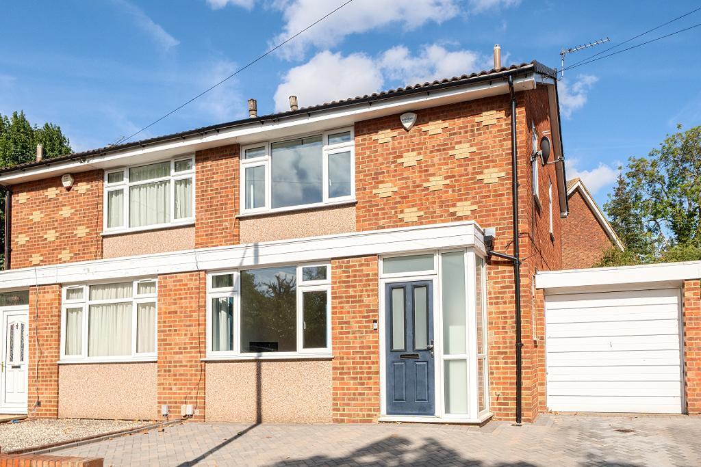 Main image of property: Linden way, London, N14 4NG