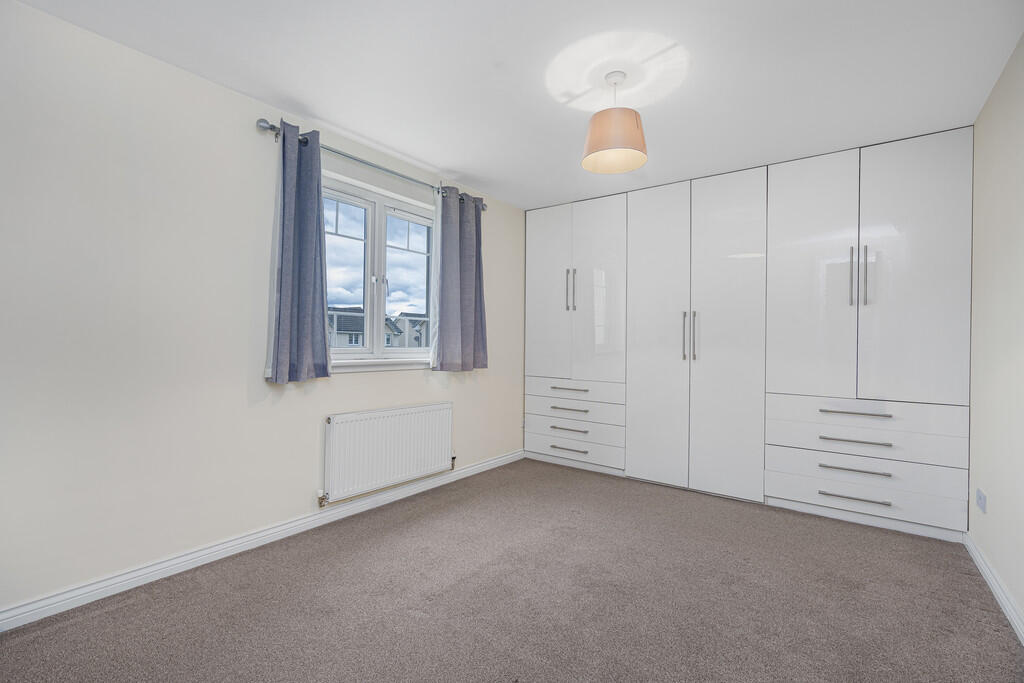 Apartment in Edinburgh, West Lothian - More