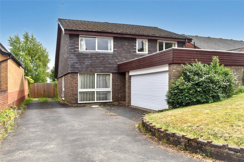 Main image of property: Worcester Road, Droitwich Spa, Worcestershire, WR9
