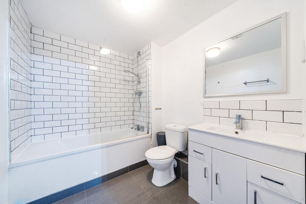 Apartment in London, London Borough of Bromley - More