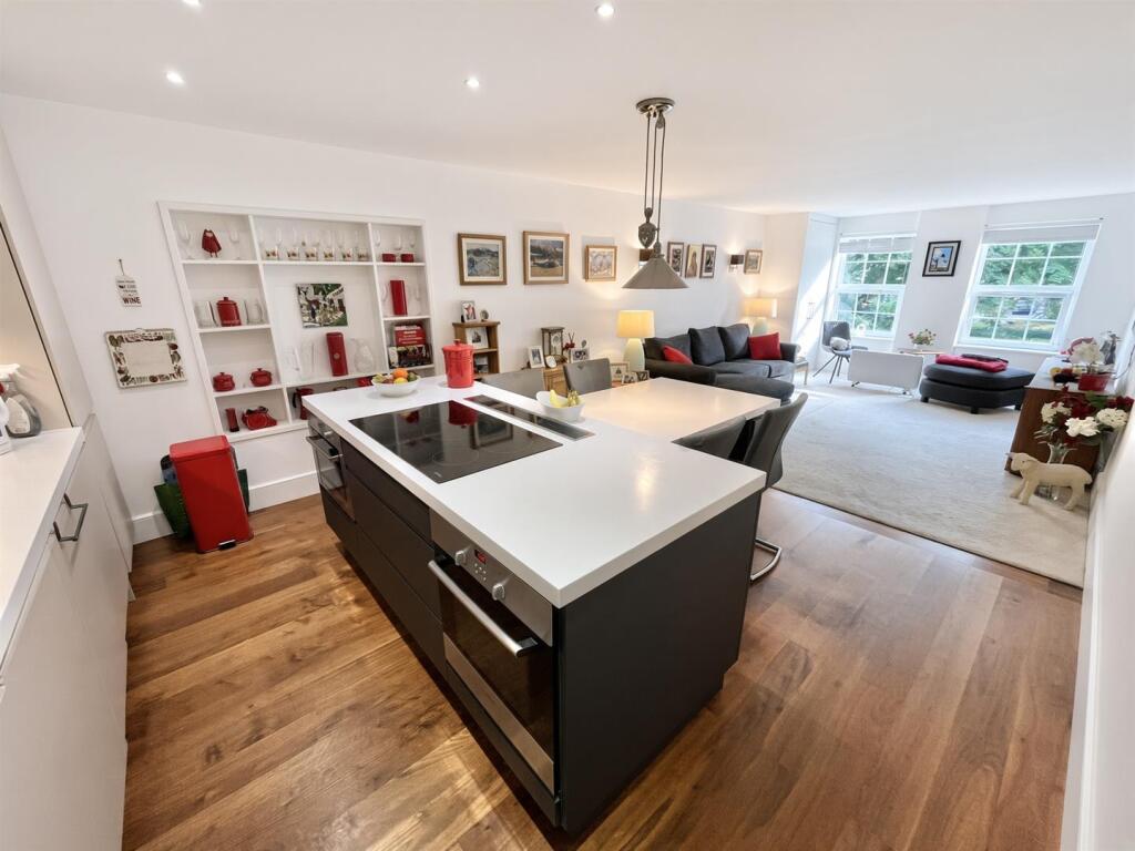 Apartment in Stockport - View 2