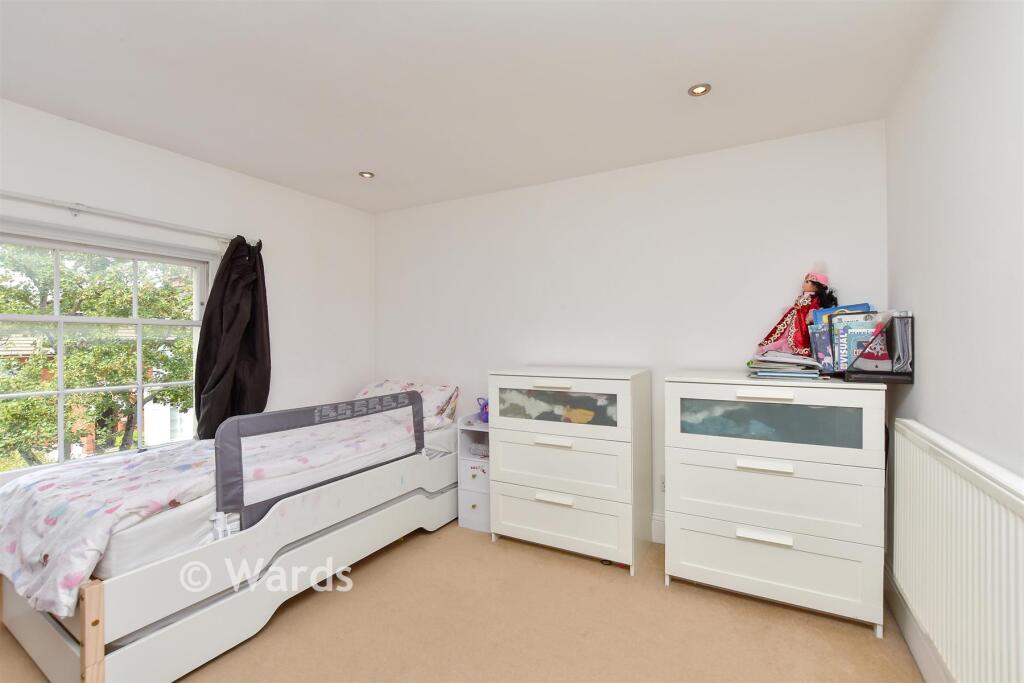 Maidstone Road, Rochester, Kent - More