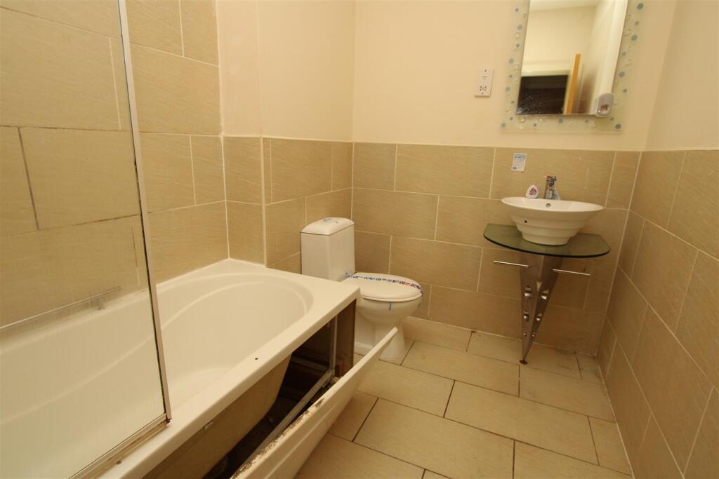 Apartment in Bradford - View 4