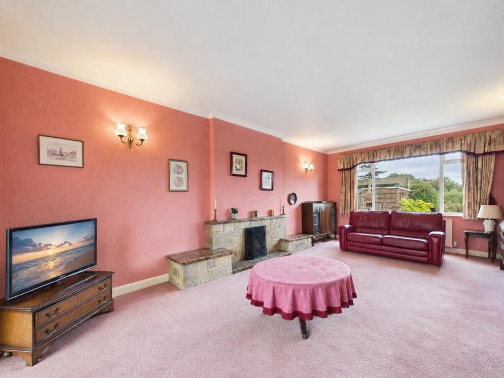 House in Wolverhampton, West Midlands - View 4