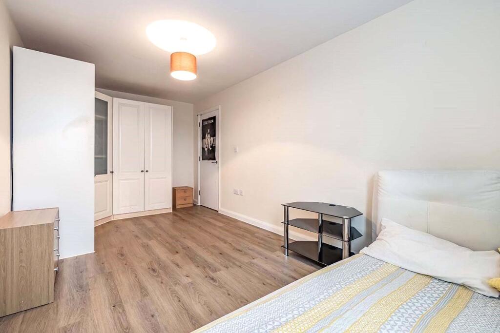 Main image of property: Queen Marys Avenue, Watford, Hertfordshire, WD18