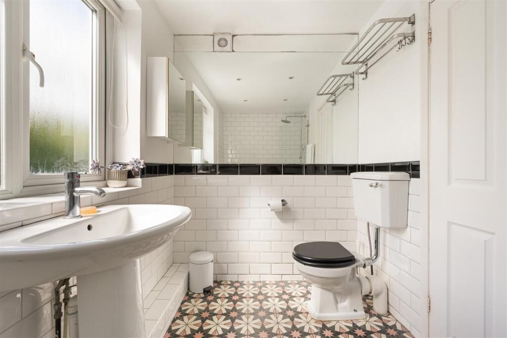 House in London - View 5
