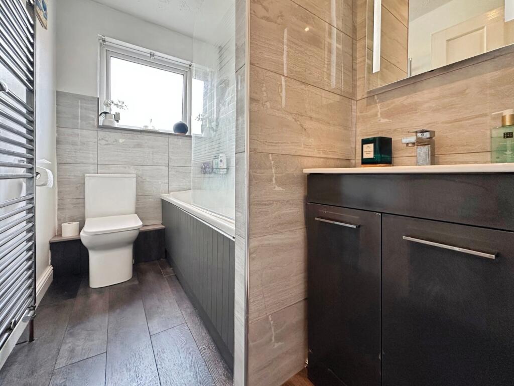 House in Basingstoke and Deane, Basingstoke - More