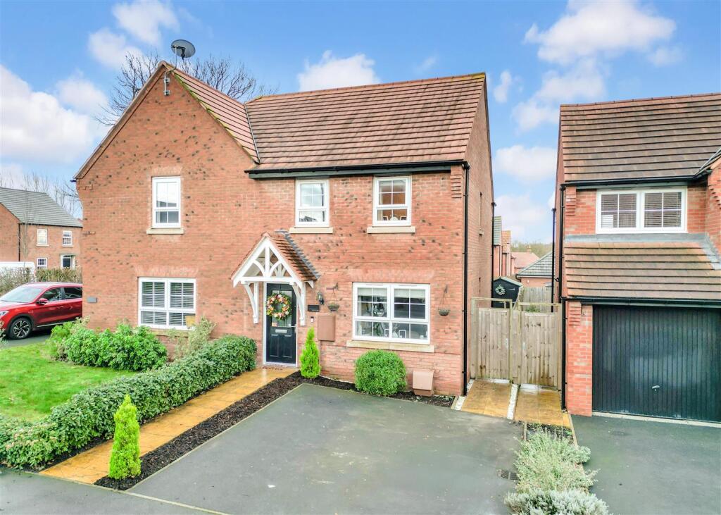 3-bed semi-detached on Davies Close, Hugglescote, LE67, £265,000