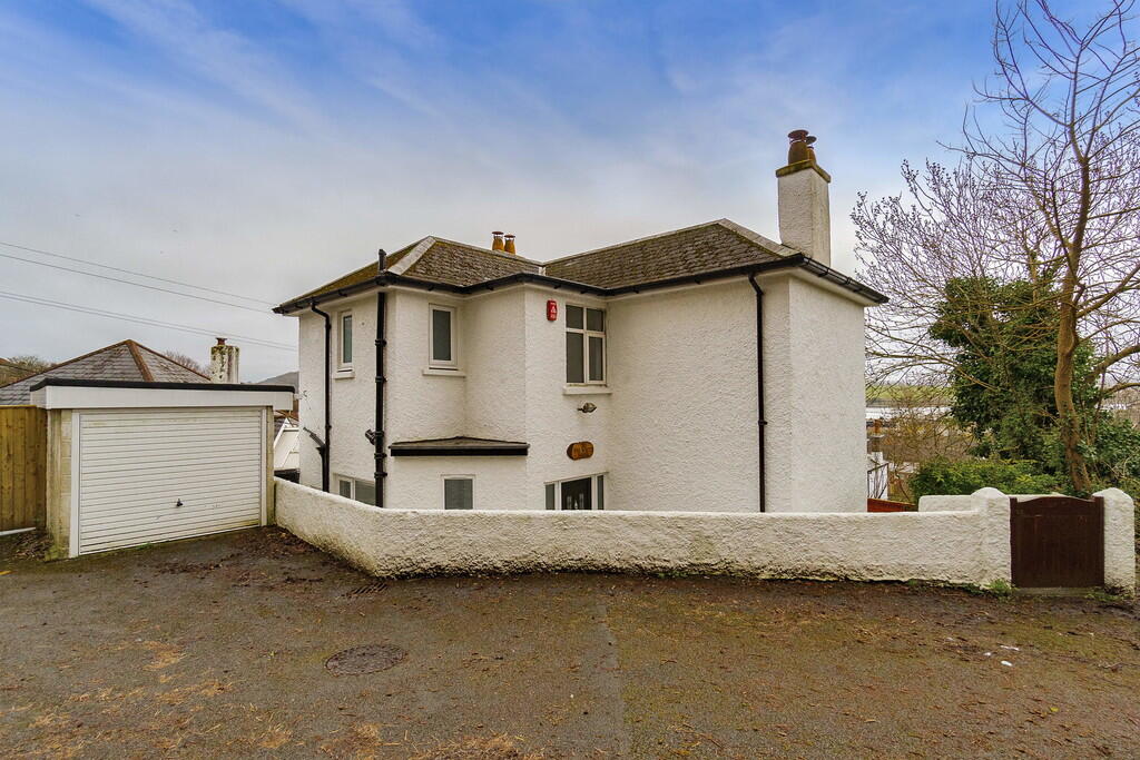 2-bed detached on Old Laira Road, Laira, £200,000