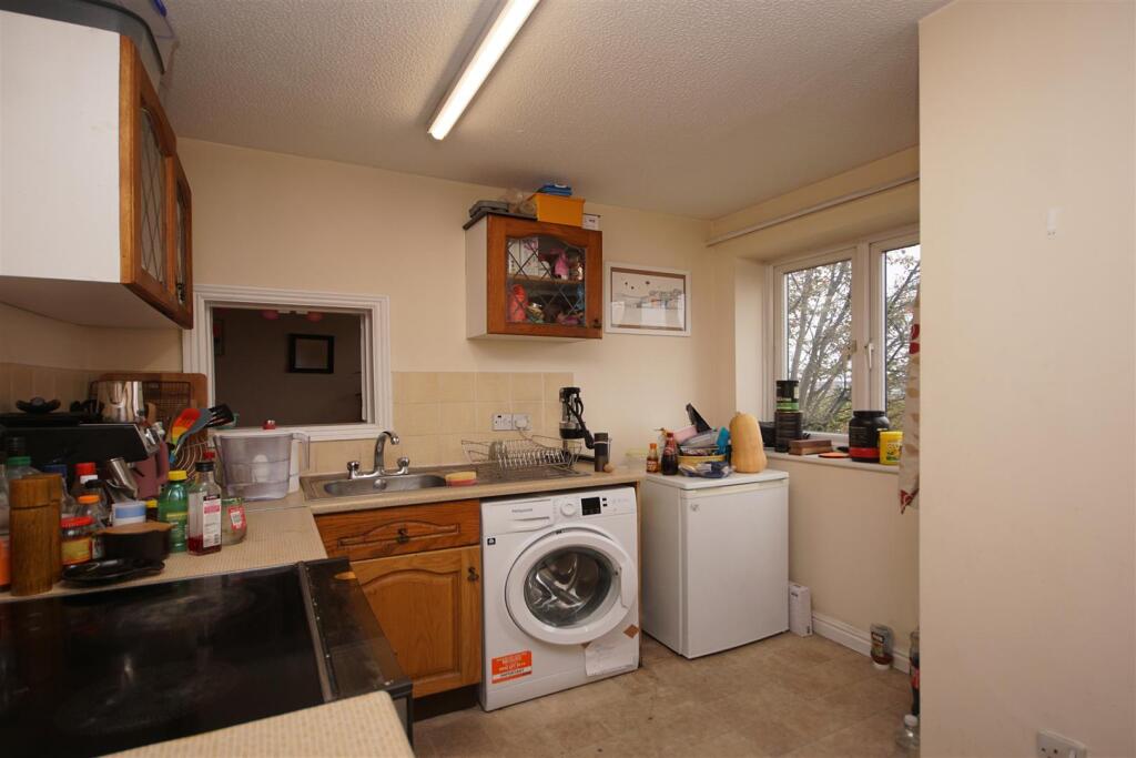 Barrington Court, Winton Street, Totterdown, Bristol photo 3