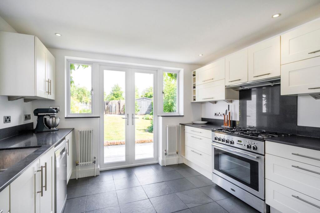 Gipsy Lane, Wokingham, RG40 photo 4