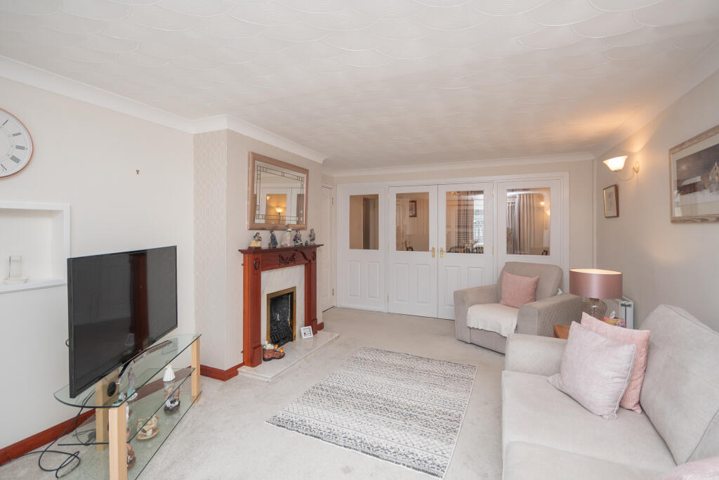 House in Cumbernauld, North Lanarkshire - More