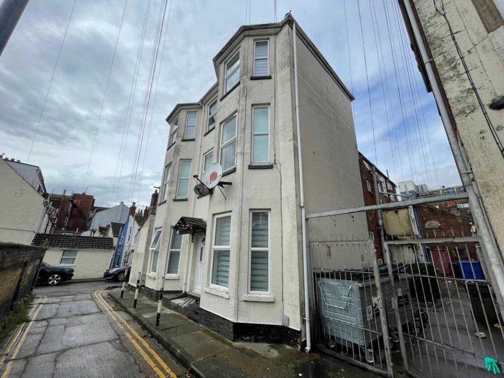 3 Edinburgh Place, Great Yarmouth, Norfolk, NR30 2EP photo 4