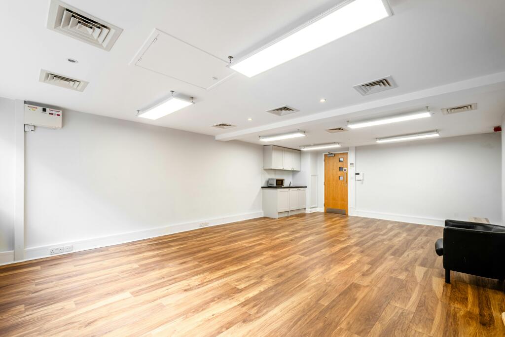 Widegate St 2223 3F  Low Res 6.jpg