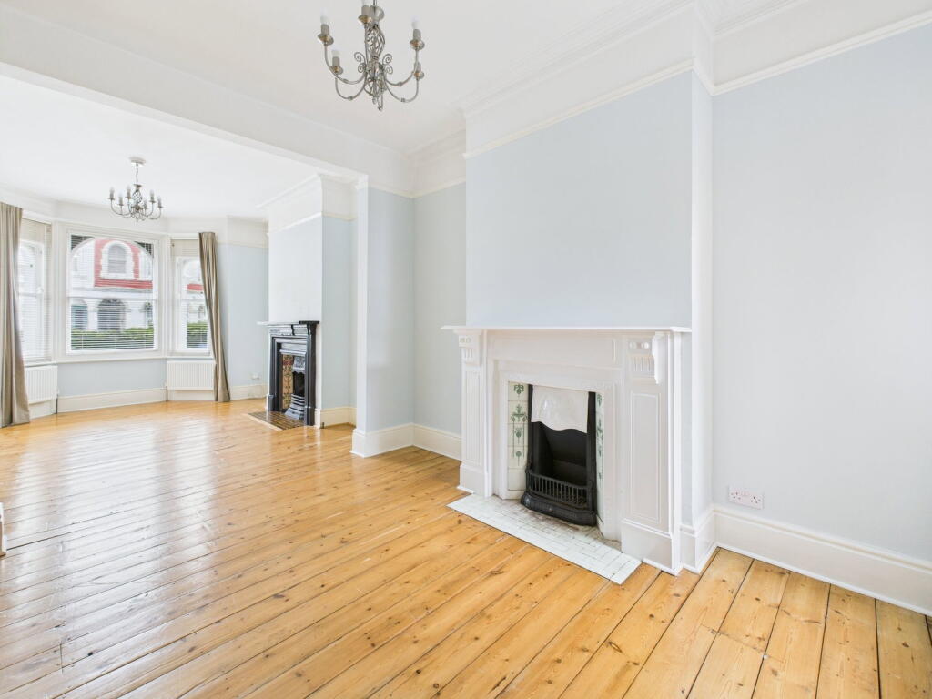 House in Worthing, Broadwater - View 2