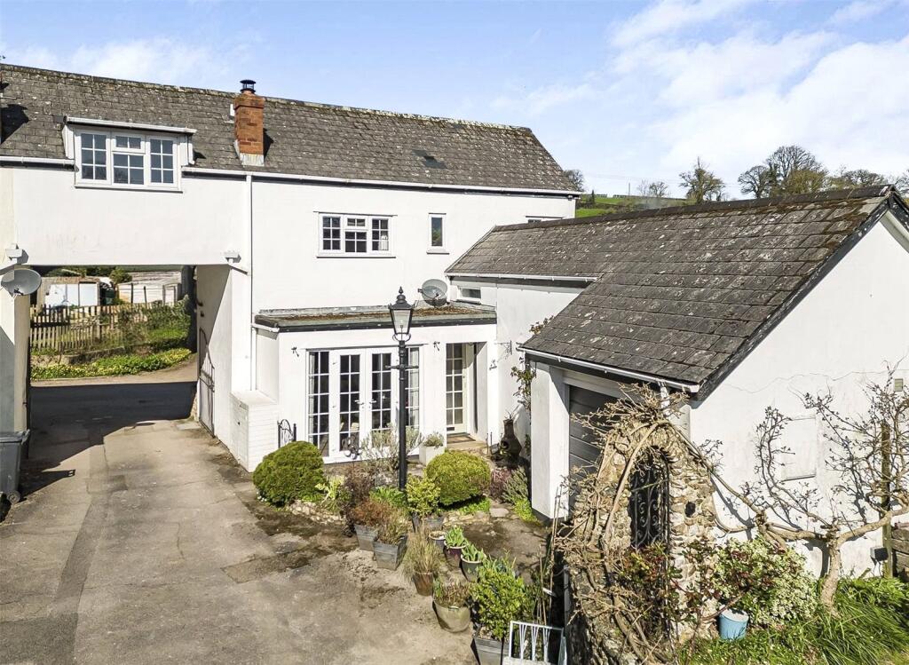 Main image of property: Chestnut Mews, Feniton, Honiton, Devon, EX14