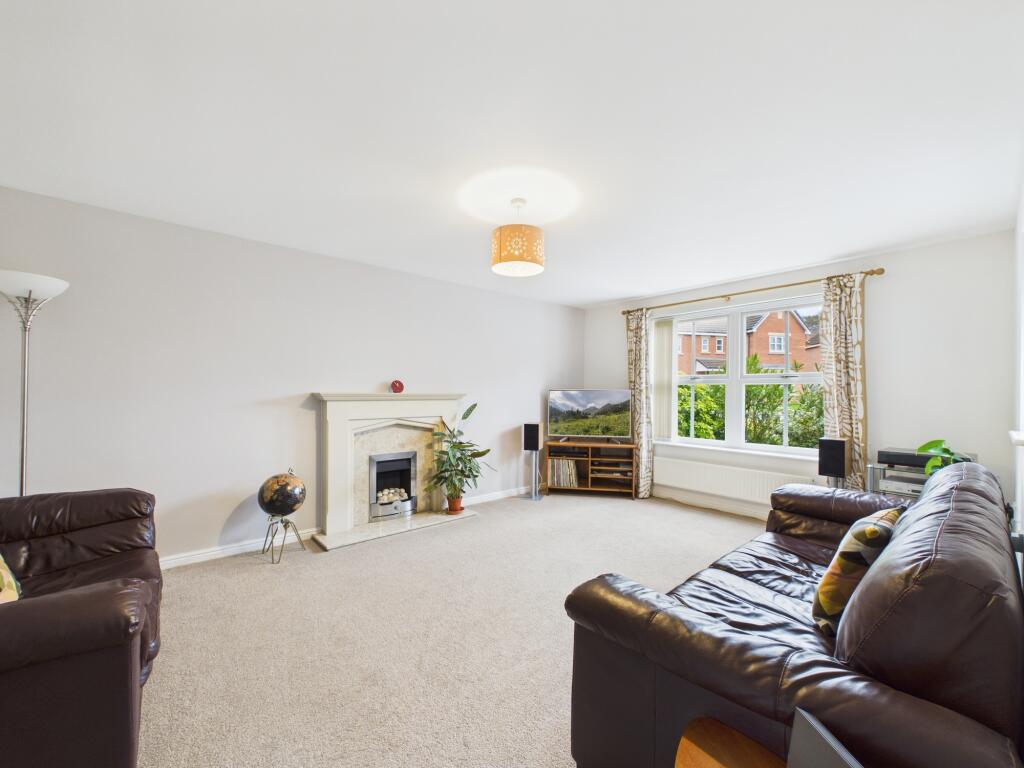 Highfields Park Drive, Darley Abbey photo 3
