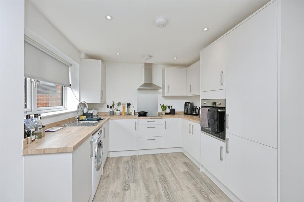 2, Calthorpe Drive, Cringleford, Norwich photo 3