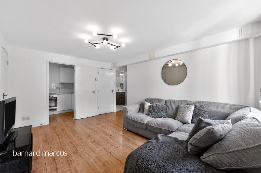 Apartment in London - View 3