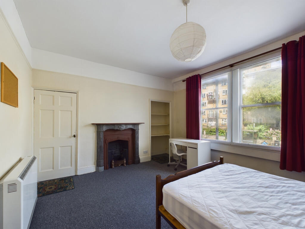 Apartment in Bath, Walcot - View 3