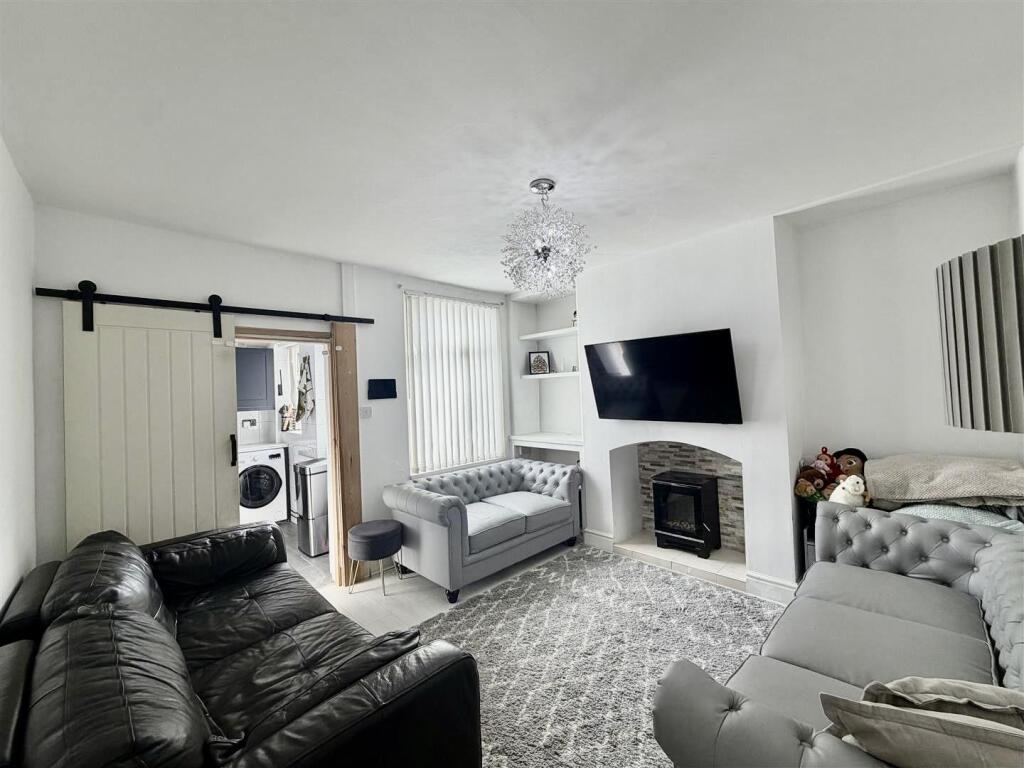 House in Oldham - View 3