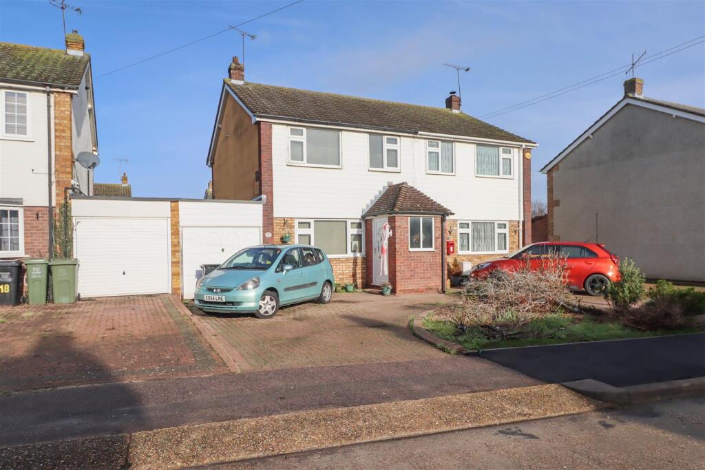 Main image of property: Mapleleaf Gardens, Wickford