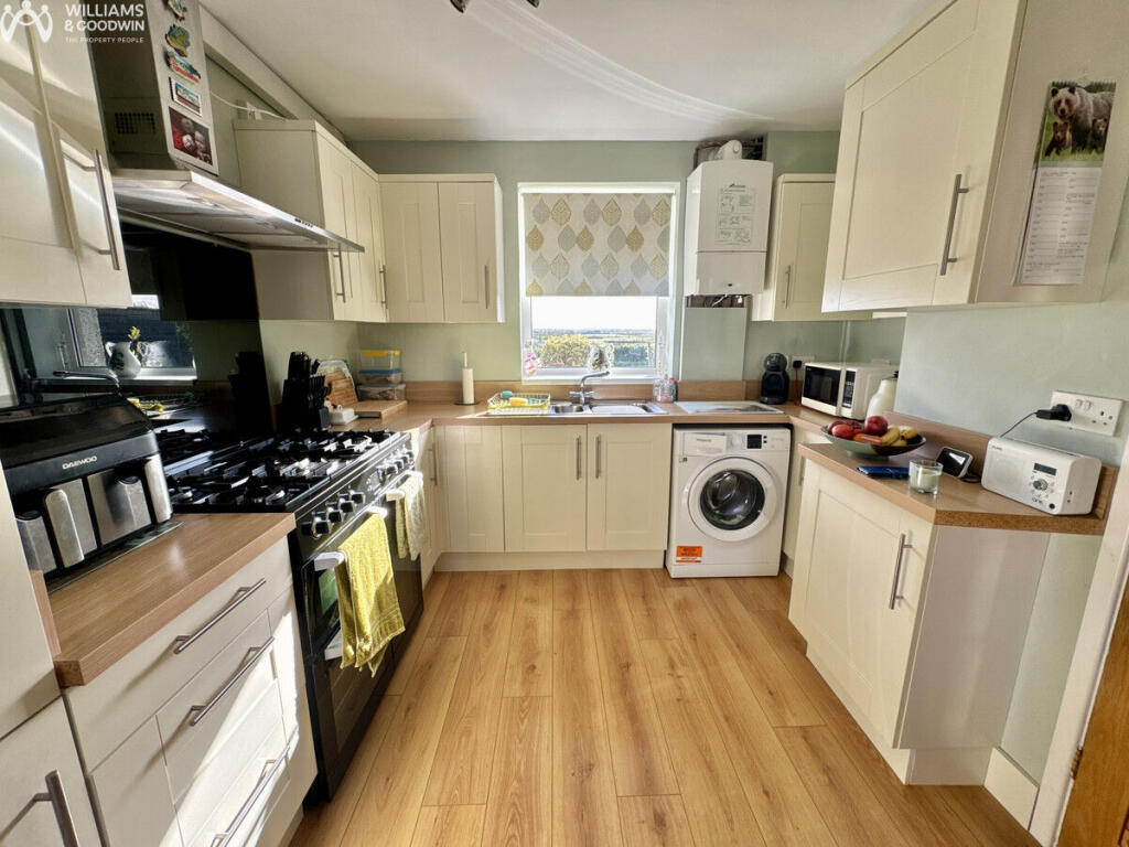 Bryn Trewan, Caergeiliog, Anglesey, LL65 photo 4