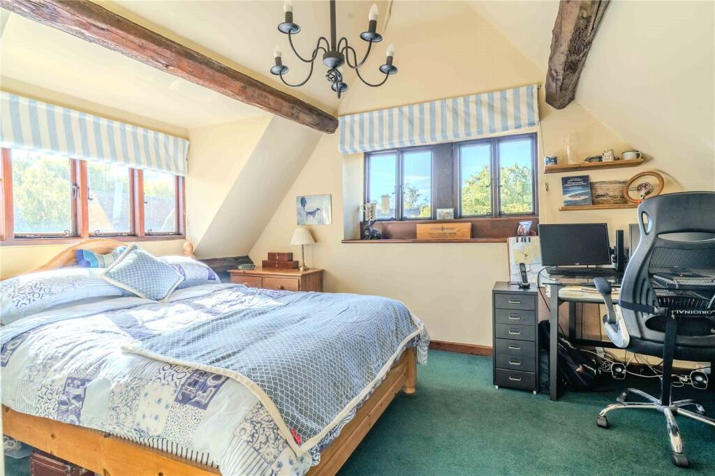 House in Worcester - View 5