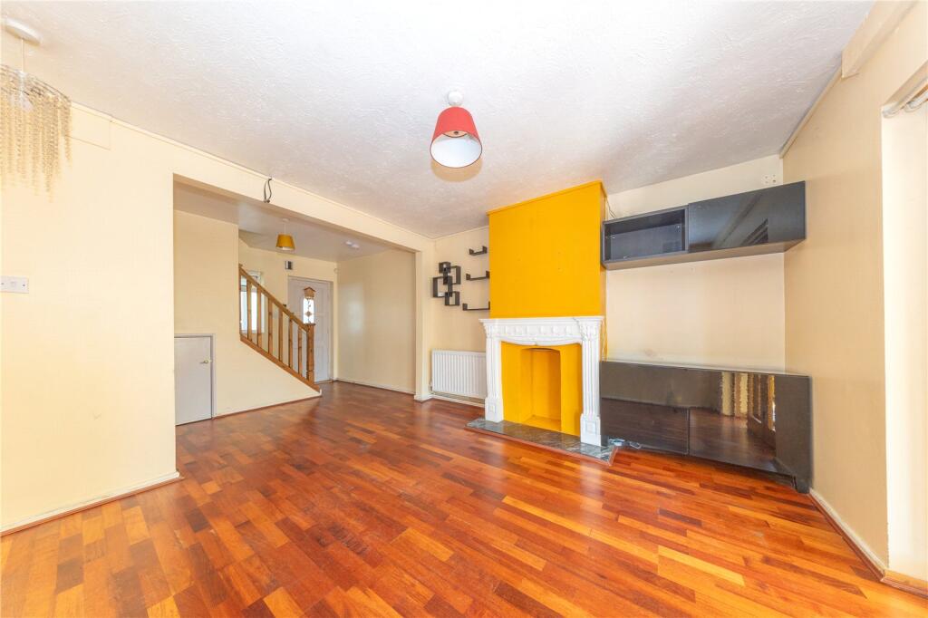 House in Dunstable, Toddington - More